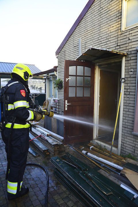 2017/148/20170725-06u41 GB 007 Brand woning Osdorperweg.jpg